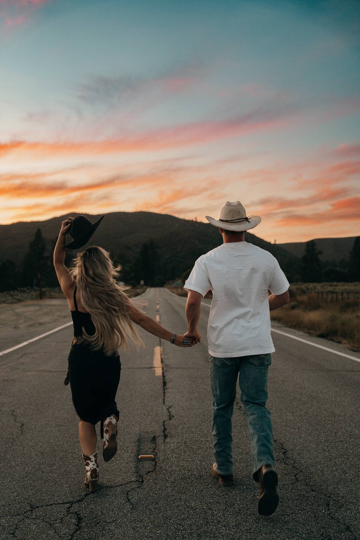 Golden hour family photography by Liliana Moreno